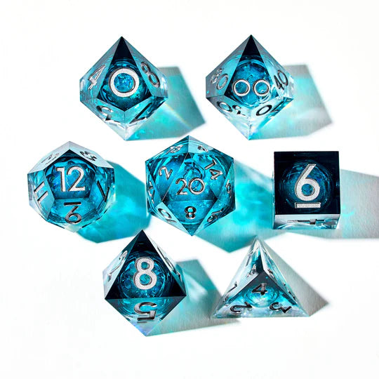 Frozen Heart 7-Piece Liquid Core Dice Set