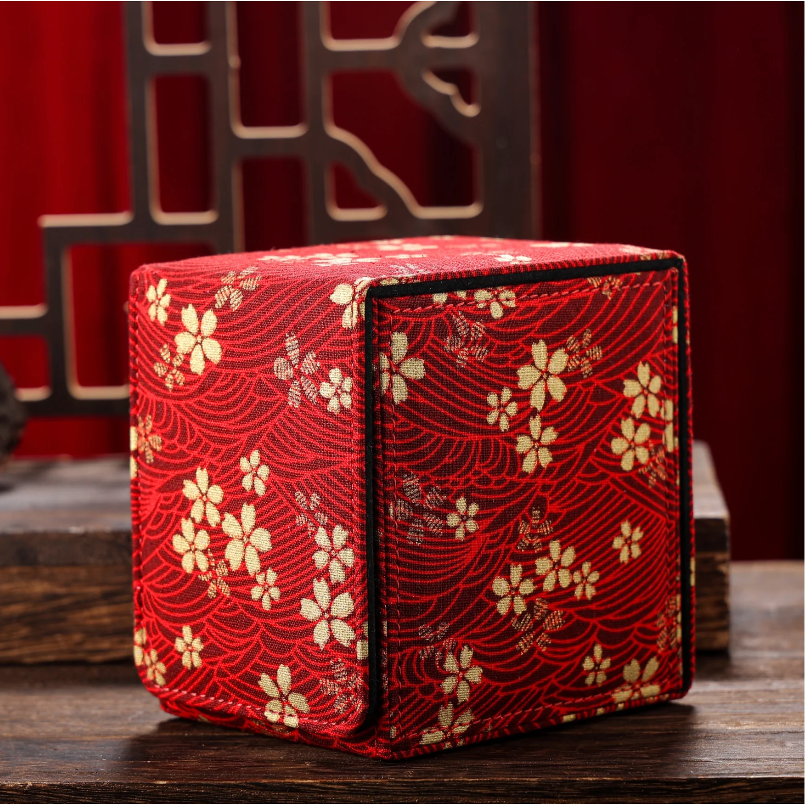 The Seishitsu Deckimono (Toploader) Red - Blood Blossoms