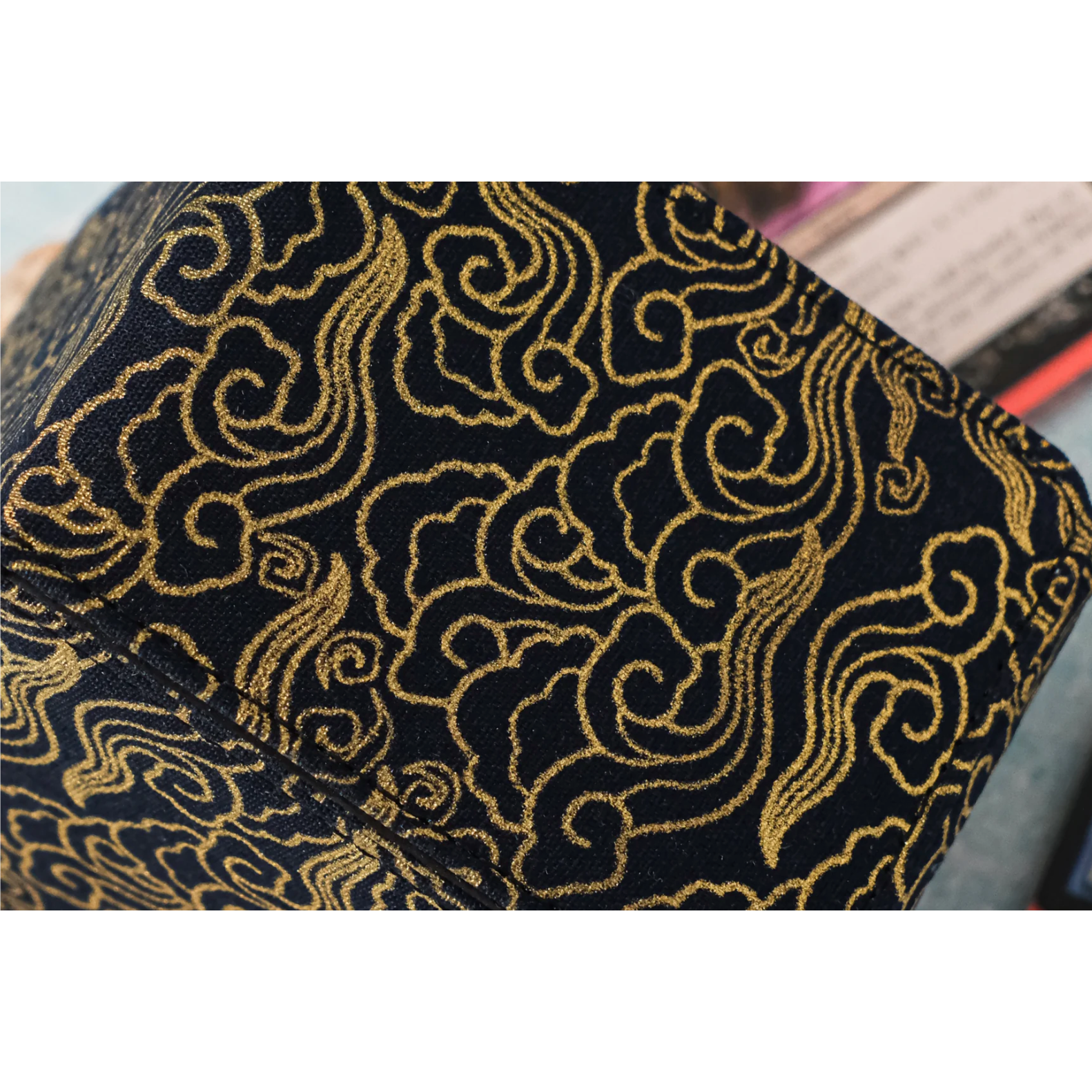 The Seishitsu Deckimono (Toploader)- The Golden Lining