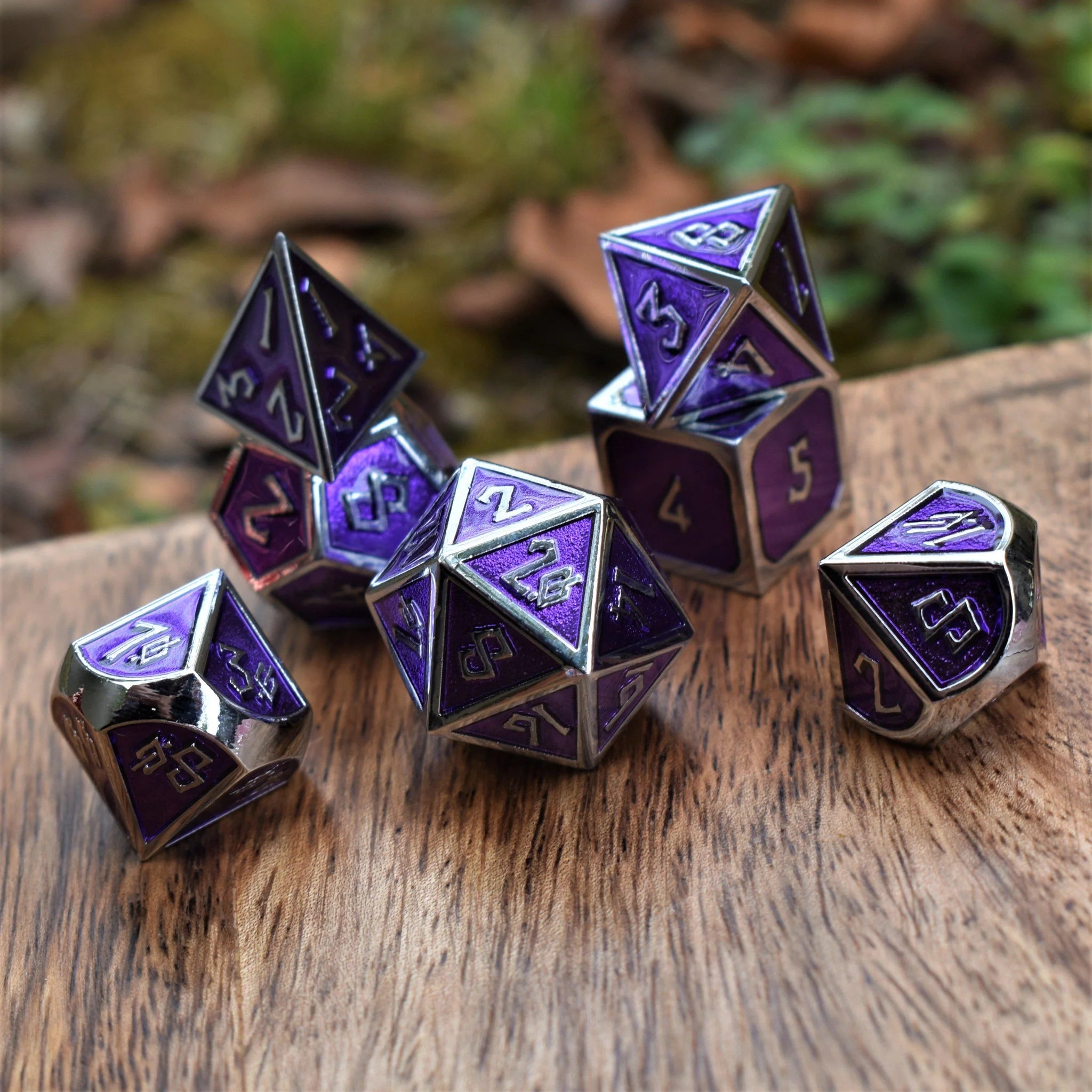 Misty Mountain - Elder Runes: Purple And Silver - 7-set Metal Dice