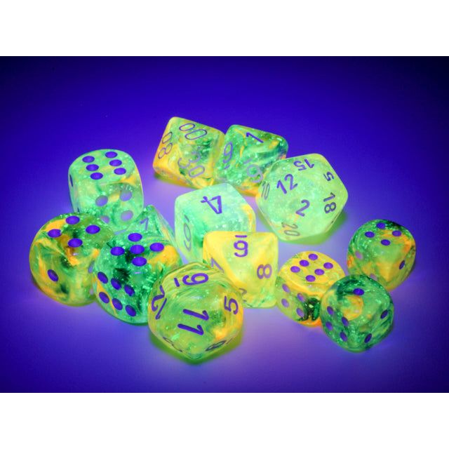 Chessex Nebula Luminary Spring/White Six-Sided 16mm Dice