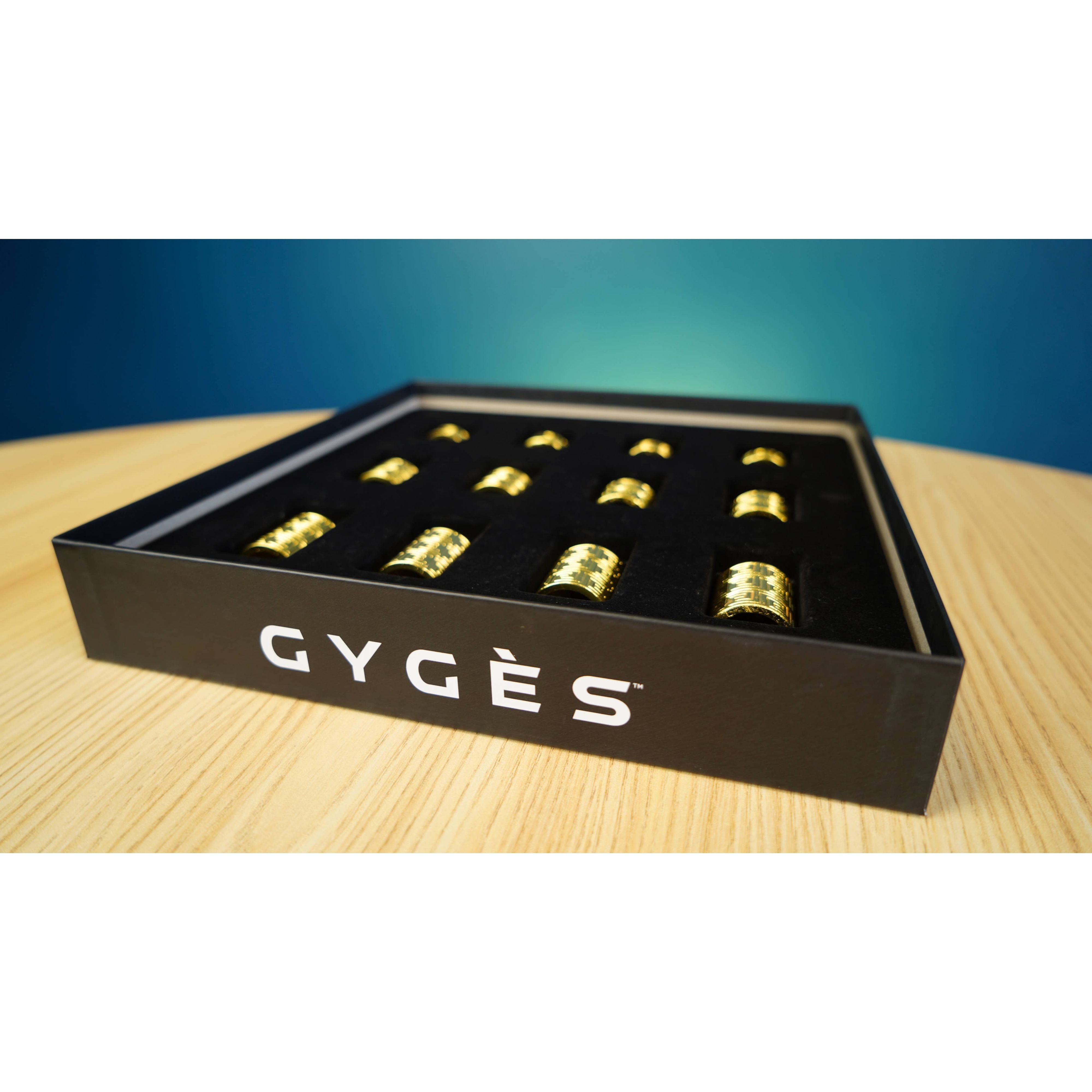 Gygѐs (Ding & Dent)