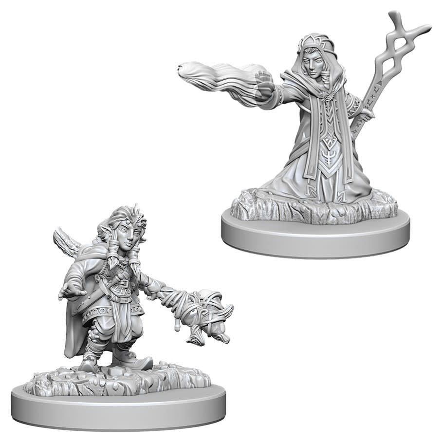 W06 Female Gnome Wizard Miniatures