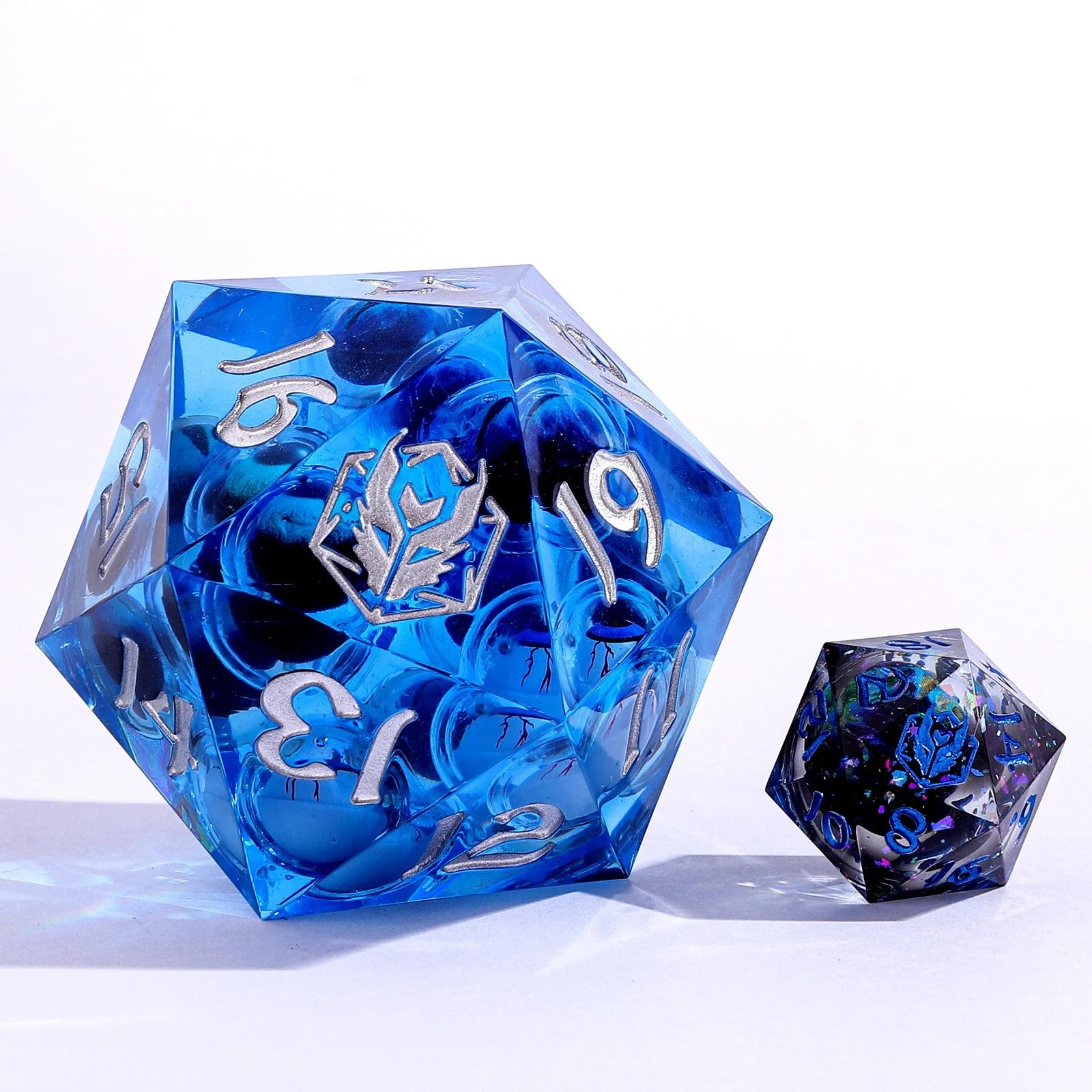 Captured Magic Sharp Edge Liquid Core Resin D20 55mm - Healing Gaze