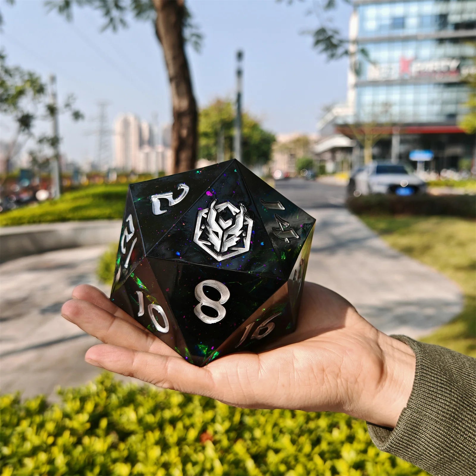 Captured Magic Chonk D20 100mm - Black