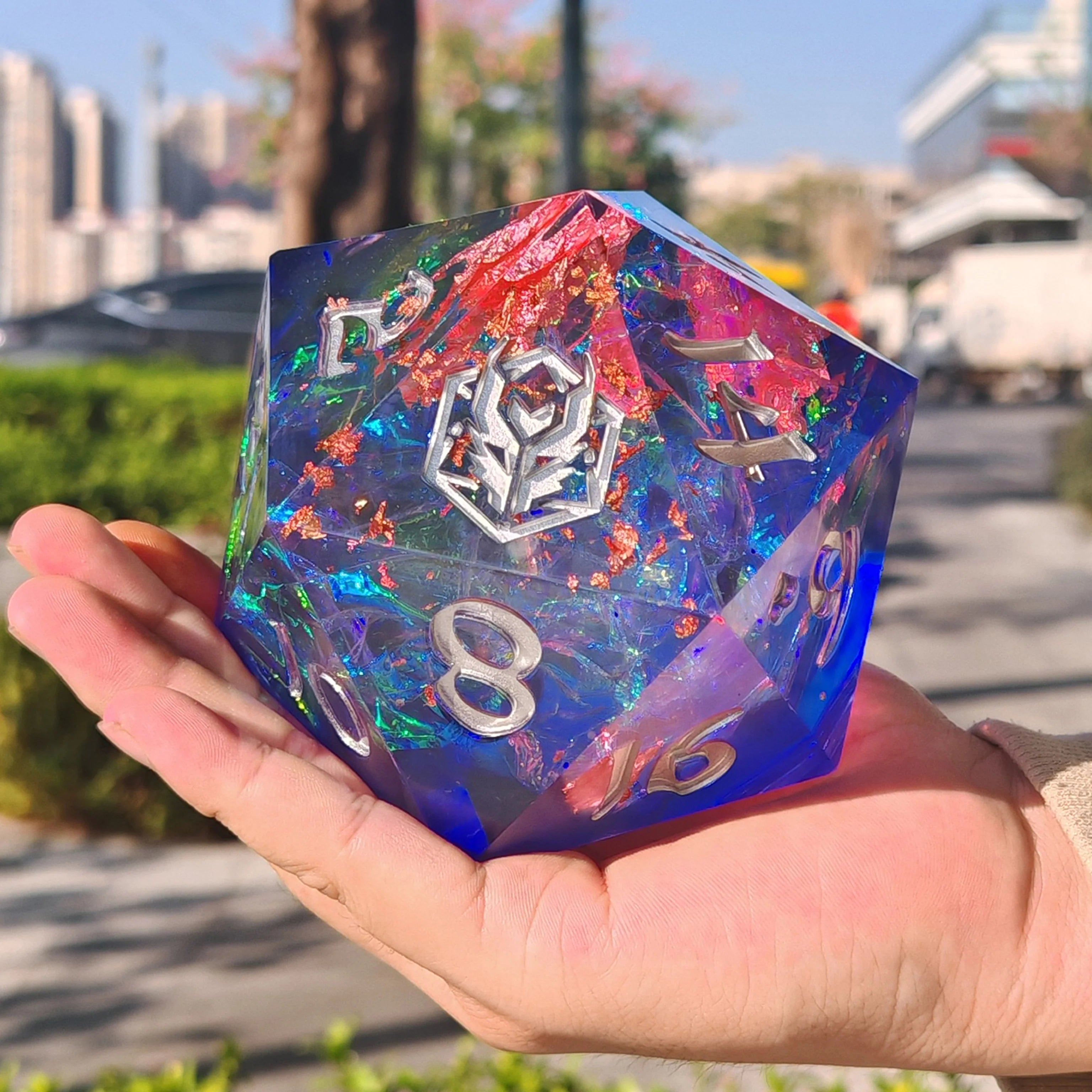 Captured Magic Chonk D20 100mm - Gilded Storm